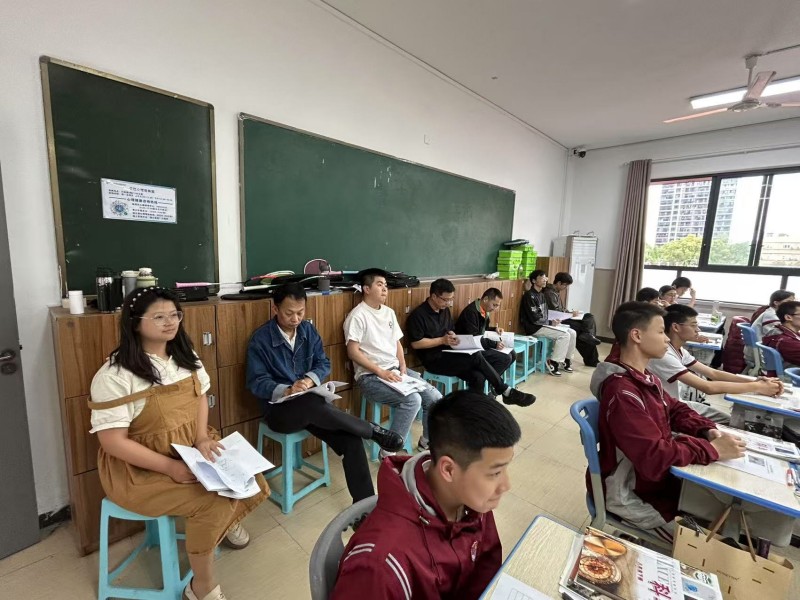 潘陆斌开课照片 (2).jpg